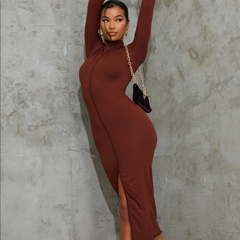 PRETTYLITTLETHING - Cotton Split Front Lettuce Hem Midaxi Dress